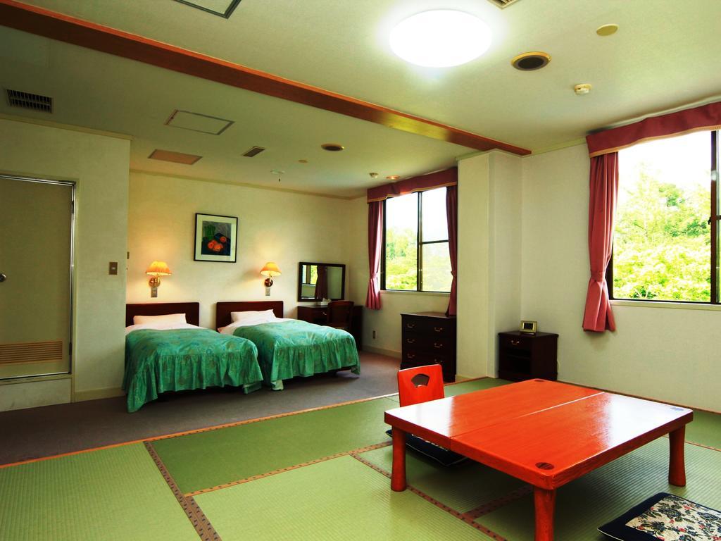 You Resort Hotel Yamanouchi  Bagian luar foto